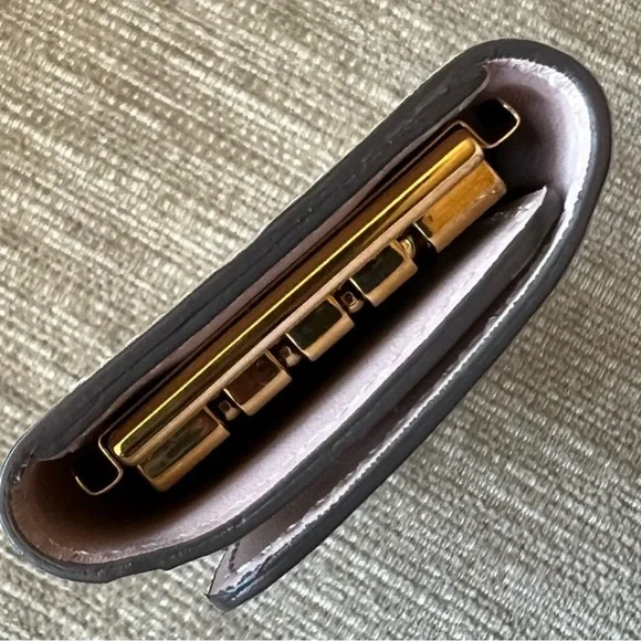 LOUIS VUITTON VERNIS PALE PINK MULTICLES KEY CASE - Picture 9 of 12